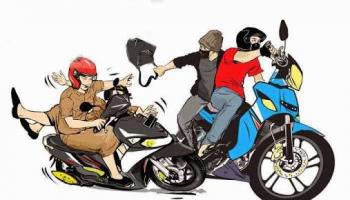 Polisi Selamatkan Jambret Dari Amukan Massa